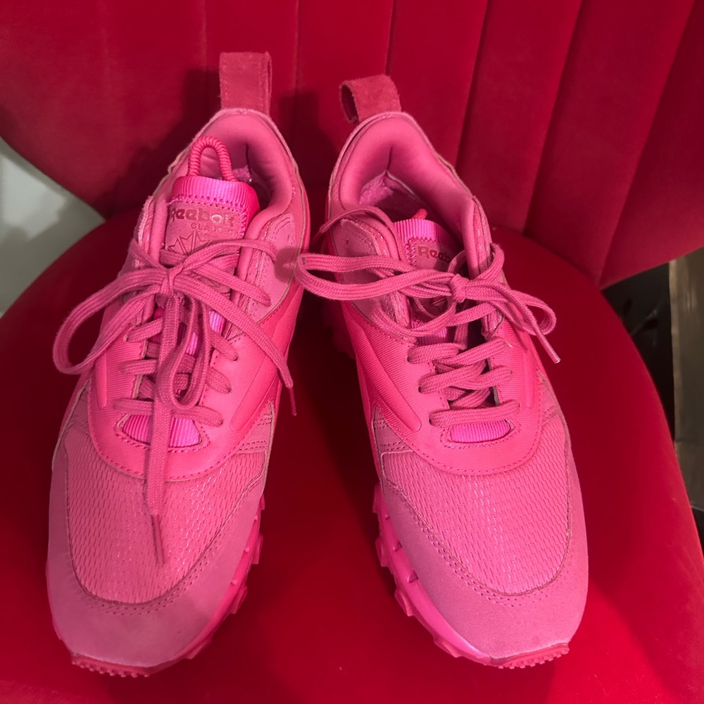 Reebok x Cardi B Classic Leather V2 Neon Pink Sneakers Size 10.5